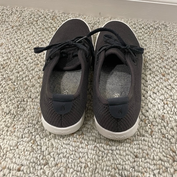 Women’s Allbirds Tree Skipper - Grey sz 7 - Picture 3 of 5